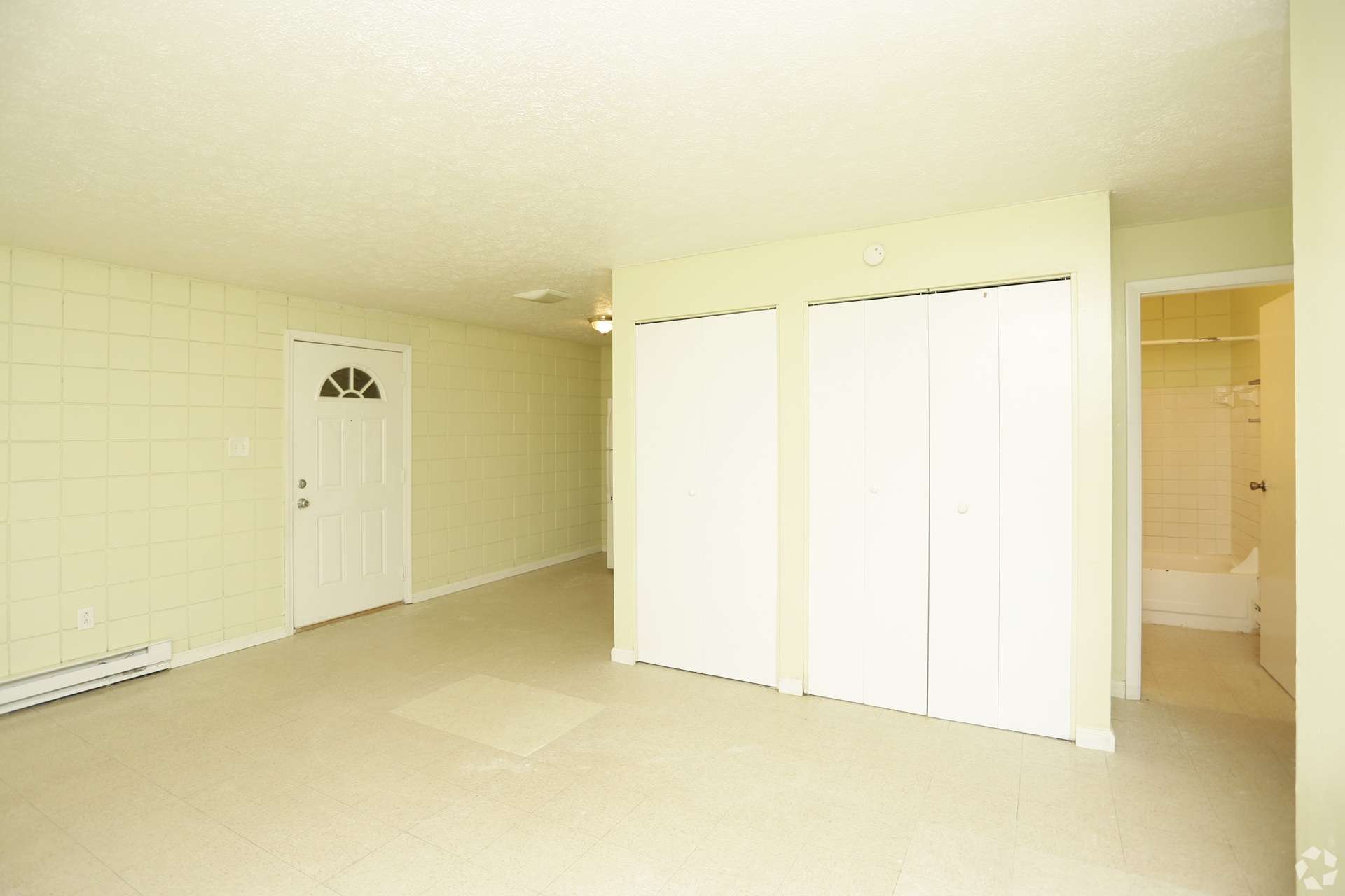 La Casa Estates master bedroom in Elkhart Indiana